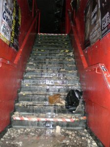 Feuer im Zwischenfall - Treppe zur 1. Etage
