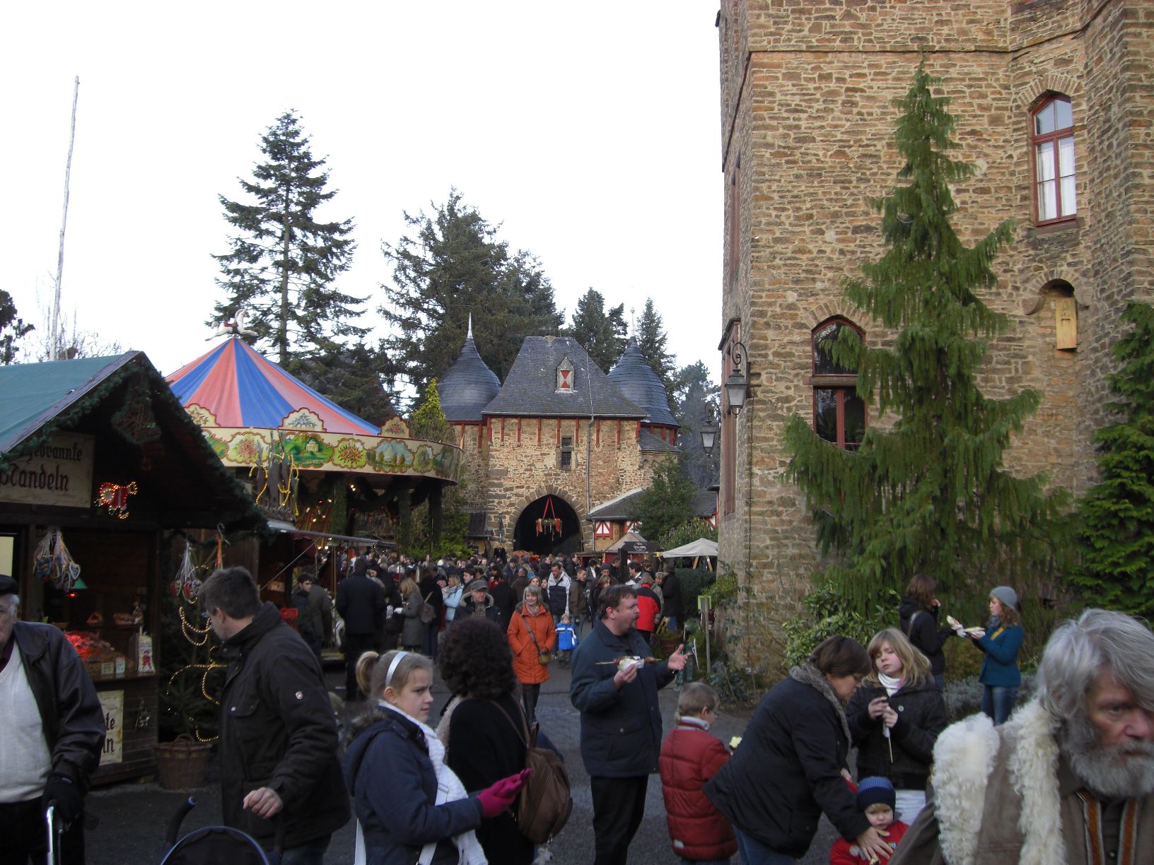 Weihnachtsmarkt Burg Satzvey