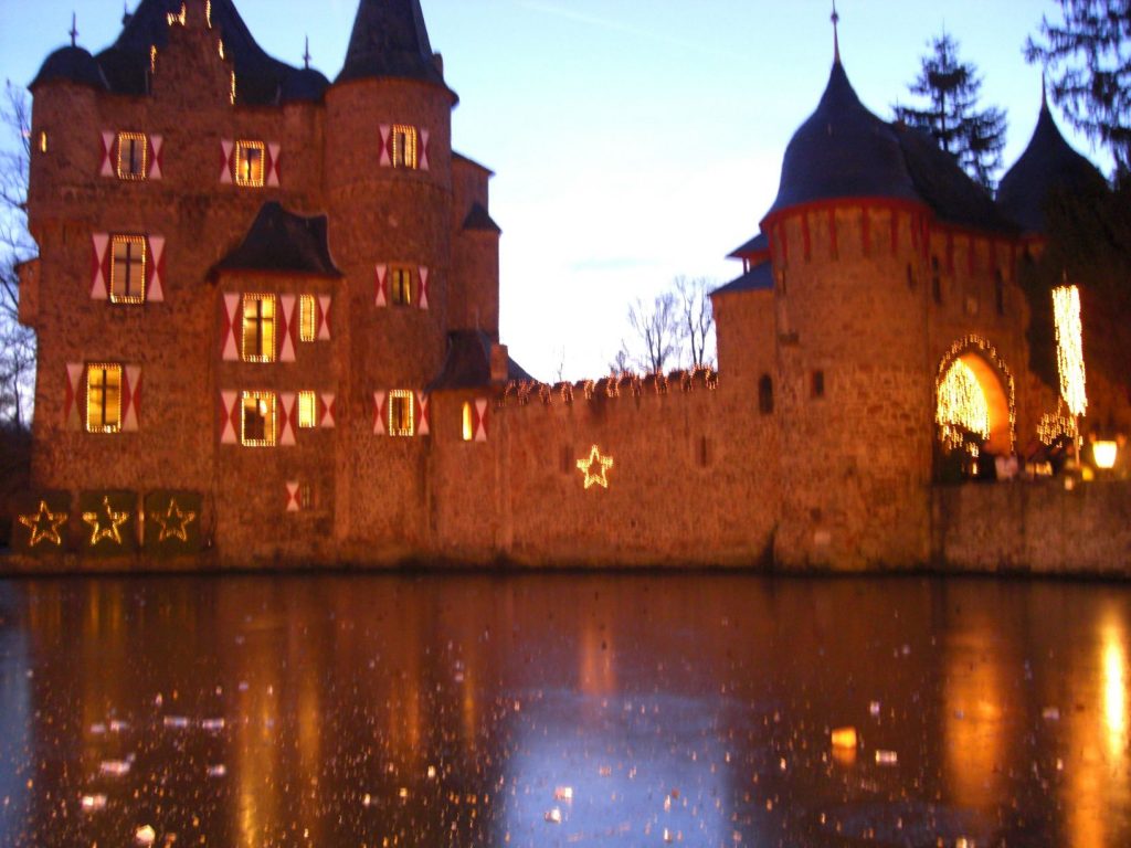 Weichnachtsmarkt Burg Satzvey 2008