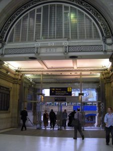 Waterloo Bahnhof Ausgang Richtung Brücke