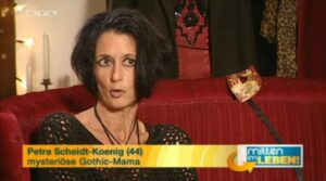 mitten im leben gothic mama