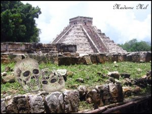 Madame Mel - Opferplattform in Chichen Itza