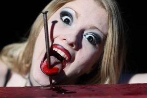 Der Circus of Horrors aus England, das extremere Gegenstück