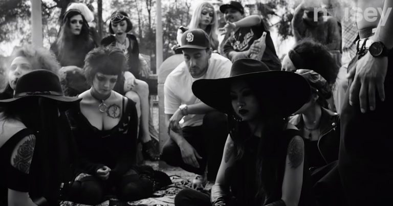 Cholo Goth – Wie die PRAYERS eine neue Subkultur erschaffen