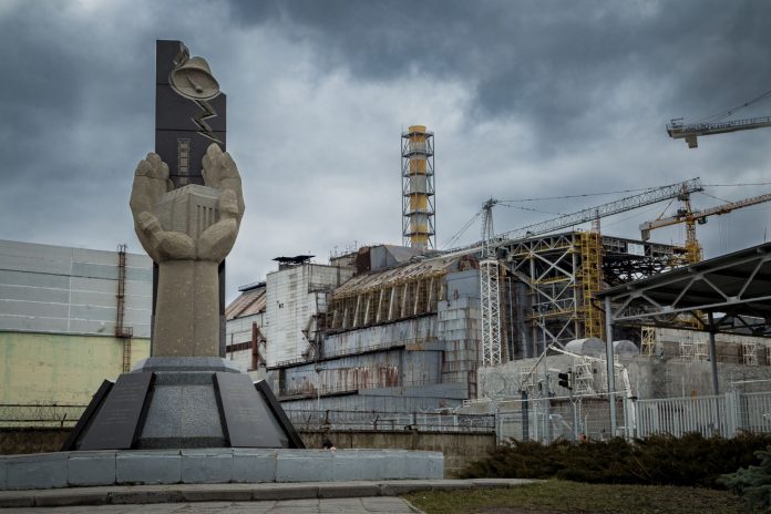 Tschernobyl 2016 - Kraftwerk mit Denkmal