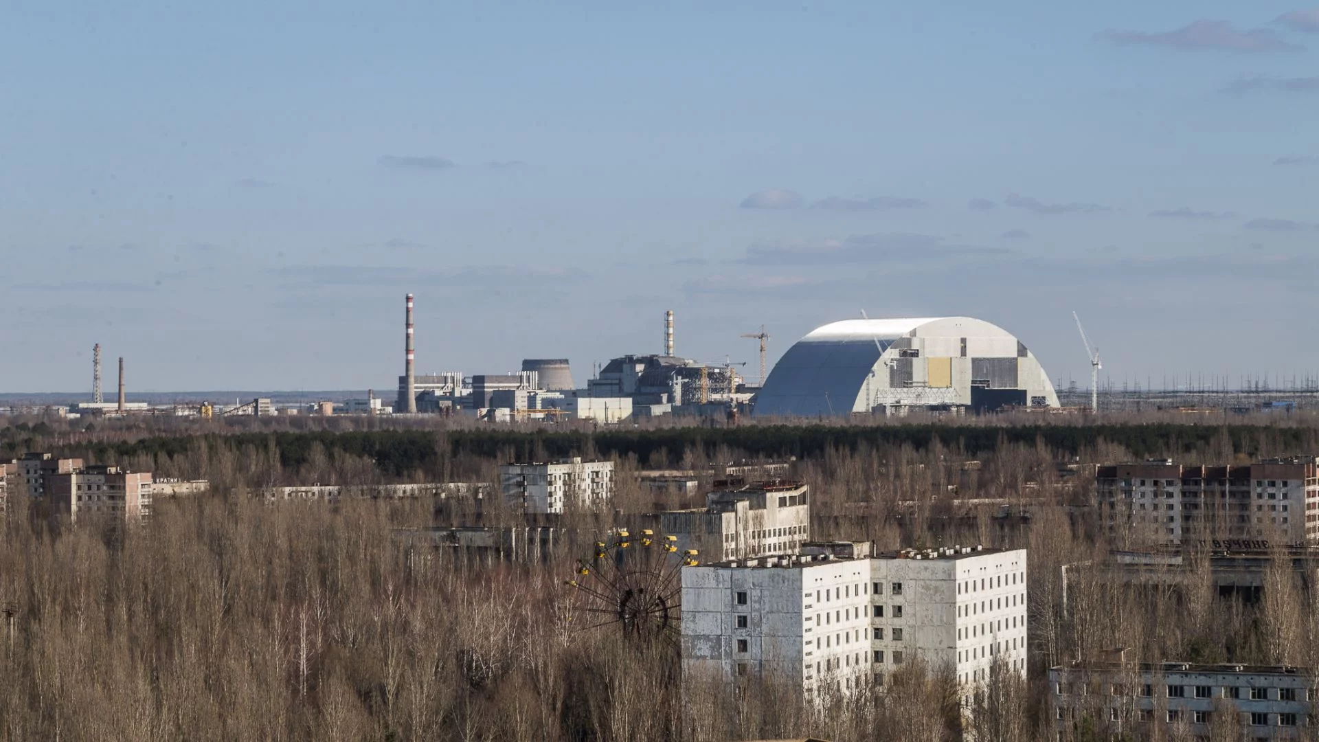 Tschernobyl 2016 - Stadtübersicht Riesenrad und AKW