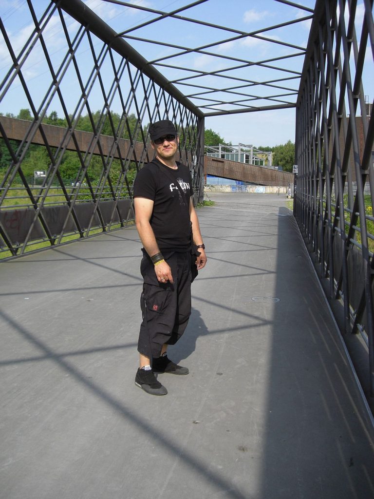 Blackfield 2008 - Robert auf der Brücke