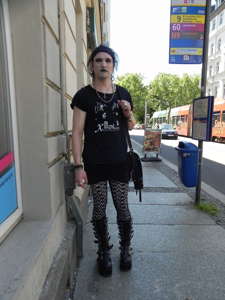 WGT 2014 - An der Bushaltestelle