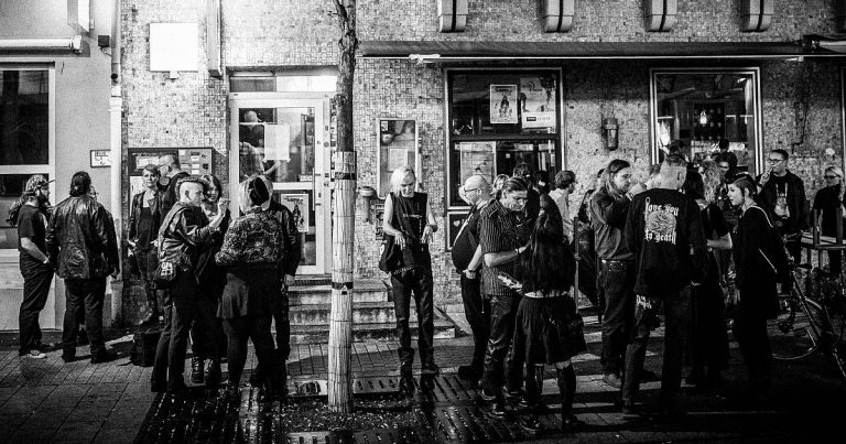 Young & Cold Festival-Bericht: Ohne Schkinny Scheans keine Gruftlocke