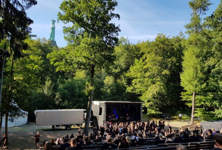 Eule oder Fledermaus? Das Owls ’n‘ Bats Festival 2018 und ich als Fangirl