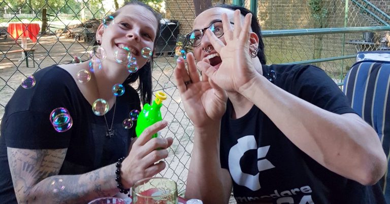 Dein Bild im Spontis-Magazin: Macht ein Foto davon, wie ihr Pfingsten 2020 ohne WGT verbringt