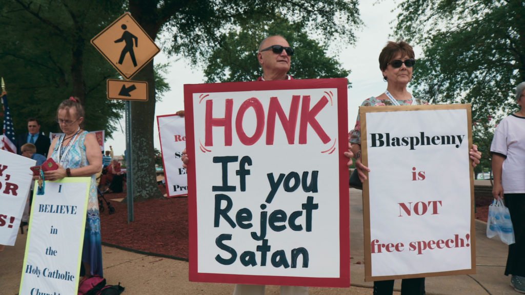 Hail Satan - Demonstranten