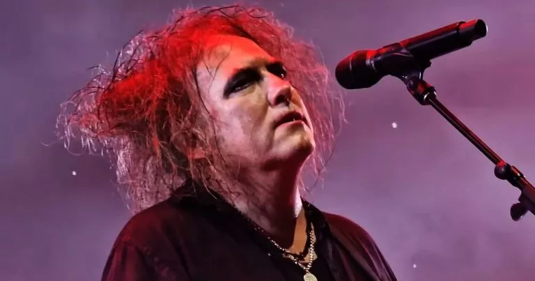 Robert Smith weint auf der Bühne