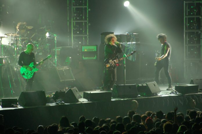 The Cure bei einem Auftritt in Kuala Lumpur 2007