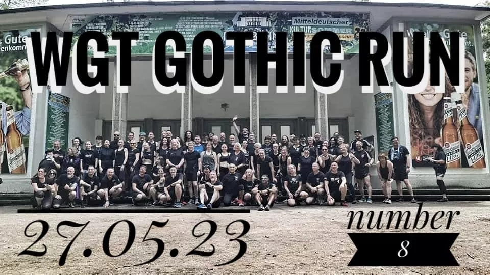 EIn Gruppenfoto der Teilnehmer des Gothic-Runs in Leipzig