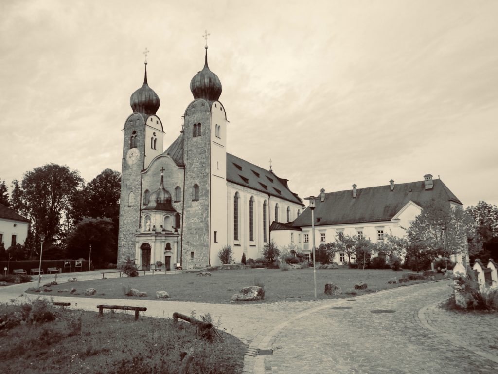 Kloster Baumburg mit Pfarrkirche St. Margareta in Altenmarkt an der Alz