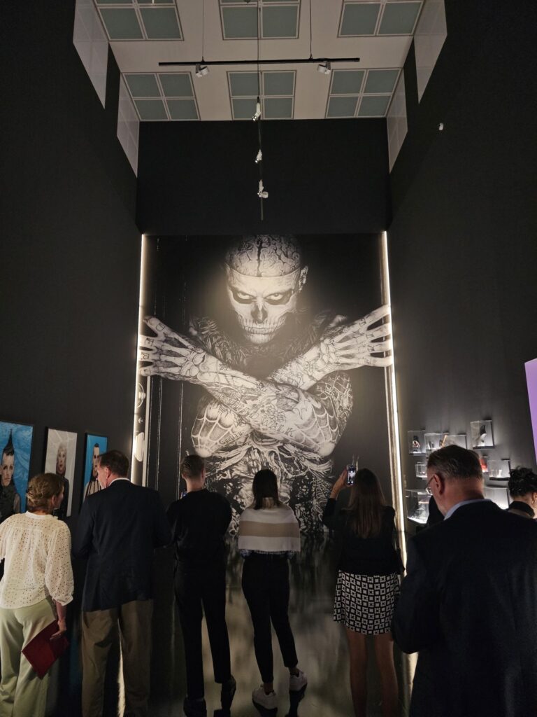 Zombie Boy als wandfüllendes Bild