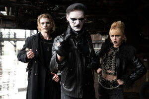 Die Bandmitglieder von Rabengott. Zu sehen sind Julian, Dennis und Denise.