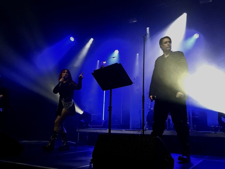 Zwischen Gothic-Kitsch und Gänsehaut: Blutengel live erlebt!