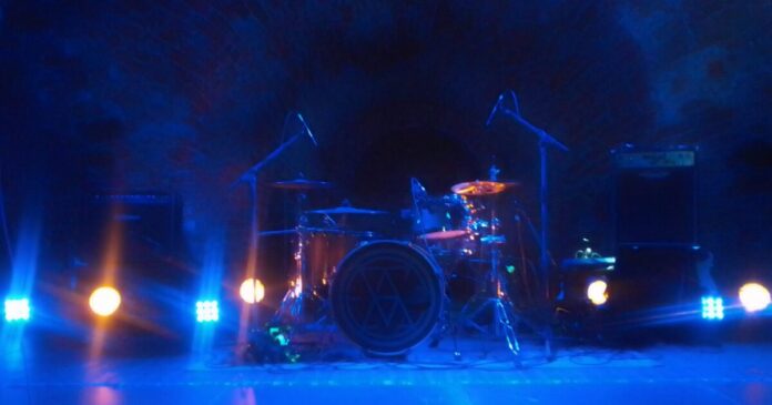 Bühnenaufbau Golden Ashes / This Eternal Decay Golden Apes Konzert Leipzig